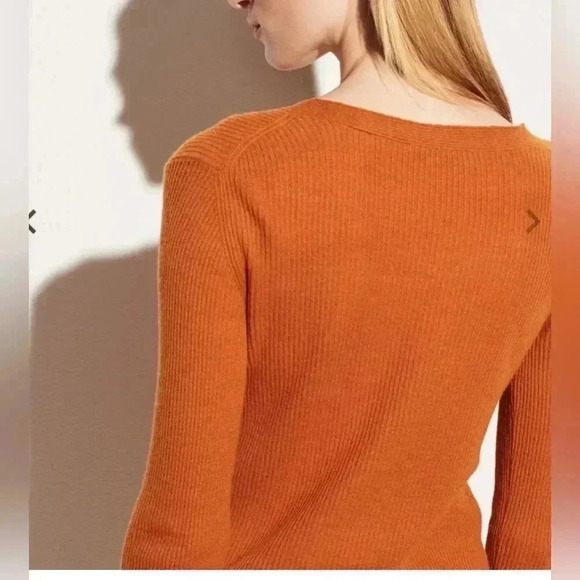 Vince Lightweight Cashmere Long Sleeve V-Neck Henley Sweater (00571) - Picture 2 of 13